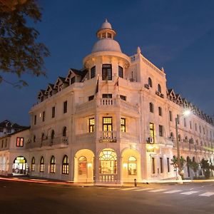 Queen'S Hotel